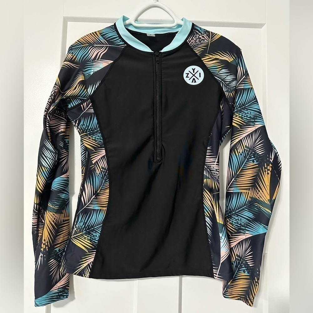 Zyia Black Frond Rashguard size Large